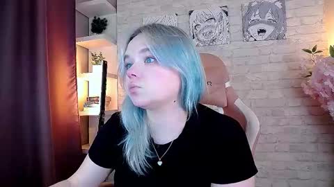 Bella online show from 10/28/25, 03:36