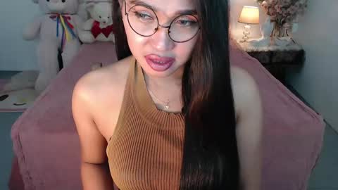 Layla online show from 02/05/25, 04:14