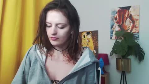 Nadine online show from 01/10/25, 09:23