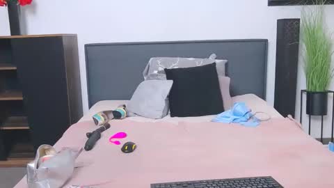 Snapshot of fannie_roberts chatting on 09/24/25, 05:00 Fannie online show from 09/24/25, 05:00