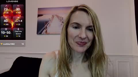 Snapshot of fanny_posy chatting on 02/27/25, 05:02 Fanny online show from 02/27/25, 05:02