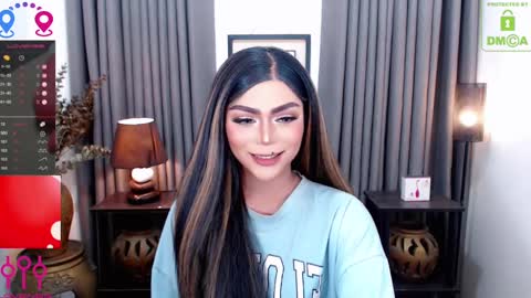 Snapshot of fantacyoflove chatting on 01/01/25, 07:53 YASI online show from 01/01/25, 07:53