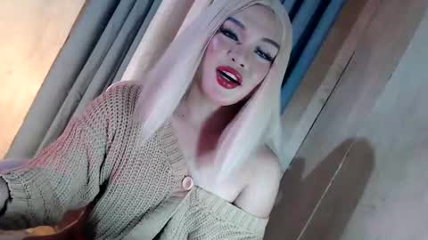 DANIELLA - DONT FORGET TO GIVE ME A THUMBSU UP online show from 05/22/26, 10:37