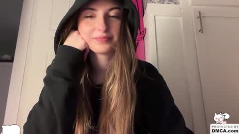 Snapshot of fantasyella chatting on 01/17/26, 06:29 Ella online show from 01/17/26, 06:29