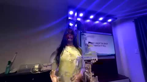Snapshot of fantasyxbabe chatting on 05/13/26, 04:15 AMANDA online show from 05/13/26, 04:15