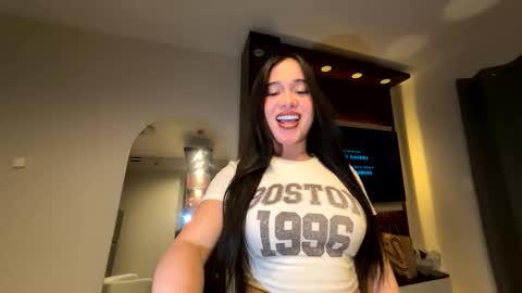 Snapshot of fantasyxbabe chatting on 05/17/26, 04:47 AMANDA online show from 05/17/26, 04:47