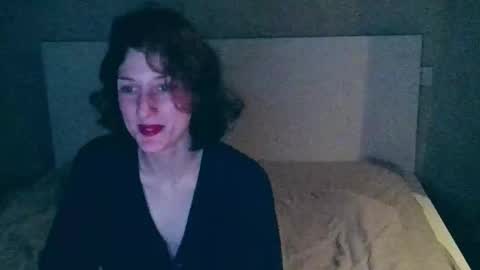 Kira online show from 10/08/25, 10:07