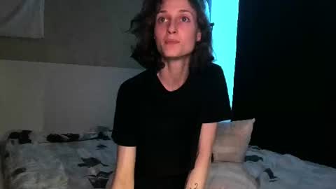 Kira online show from 06/11/26, 01:49