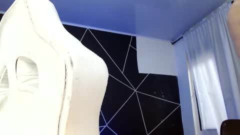 Snapshot of farichell chatting on 12/03/25, 08:29 fari online show from 12/03/25, 08:29