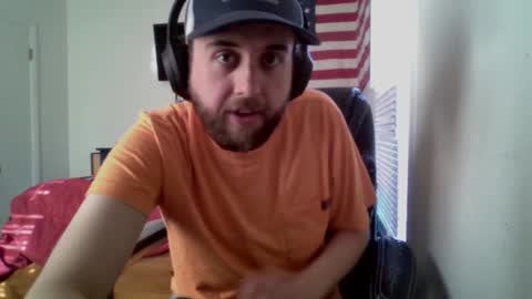 Snapshot of farmboy2398 chatting on 01/02/25, 06:45 farmboy2398 online show from 01/02/25, 06:45