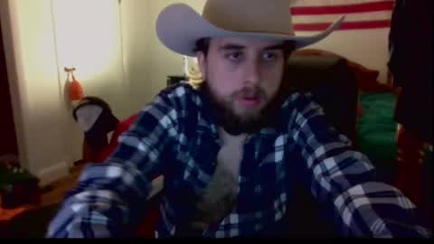 Snapshot of farmboy2398 chatting on 11/01/25, 02:24 farmboy2398 online show from 11/01/25, 02:24