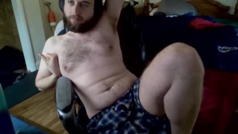 Snapshot of farmboy2398 chatting on 11/26/25, 04:30 farmboy2398 online show from 11/26/25, 04:30