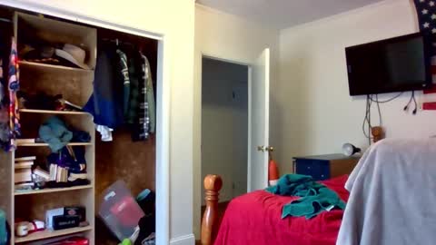 Snapshot of farmboy2398 chatting on 12/03/25, 07:12 farmboy2398 online show from 12/03/25, 07:12