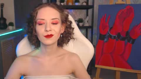 Fascinating   Eyes online show from 12/16/25, 12:15