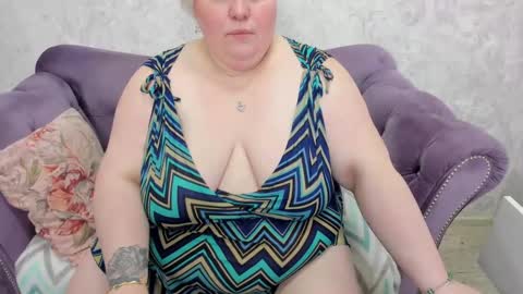 Snapshot of fashiona chatting on 12/08/24, 02:49 fashiona online show from 12/08/24, 02:49