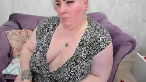 Snapshot of fashiona chatting on 02/06/25, 12:22 fashiona online show from 02/06/25, 12:22