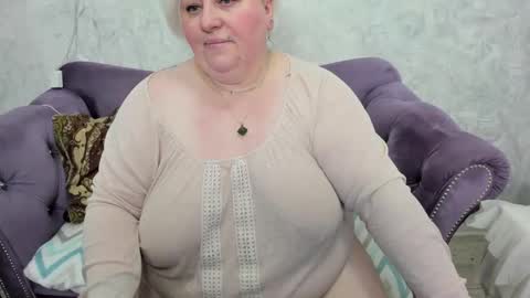 Snapshot of fashiona chatting on 03/01/25, 12:39 fashiona online show from 03/01/25, 12:39