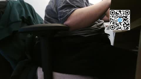 Snapshot of fat_bubble chatting on 04/19/26, 05:01 Fat Bernd online show from 04/19/26, 05:01