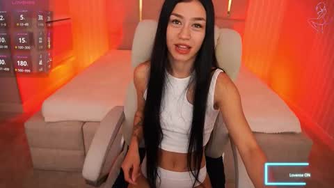 Snapshot of fatalenellie chatting on 10/06/25, 08:28 Nellie online show from 10/06/25, 08:28