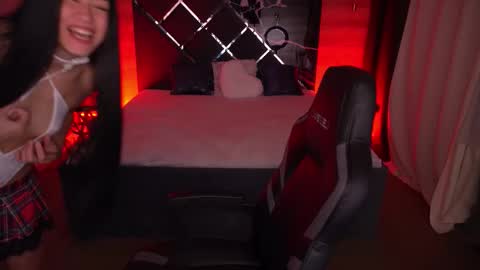 Snapshot of fatalenellie chatting on 10/28/25, 09:39 Nellie online show from 10/28/25, 09:39