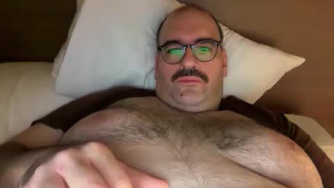 Snapshot of fatandfurry chatting on 10/23/25, 04:12 Mammouth online show from 10/23/25, 04:12