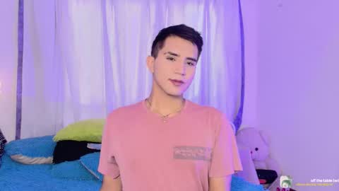 Snapshot of fatass_420 chatting on 11/07/25, 09:15 Johan online show from 11/07/25, 09:15