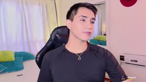 Snapshot of fatass_420 chatting on 11/18/25, 08:35 Johan online show from 11/18/25, 08:35