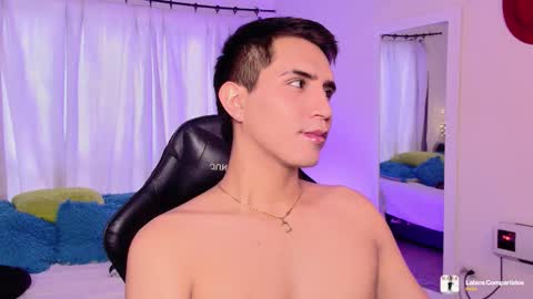 Snapshot of fatass_420 chatting on 11/19/25, 07:14 Johan online show from 11/19/25, 07:14