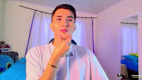 Snapshot of fatass_420 chatting on 12/03/25, 07:45 Johan online show from 12/03/25, 07:45