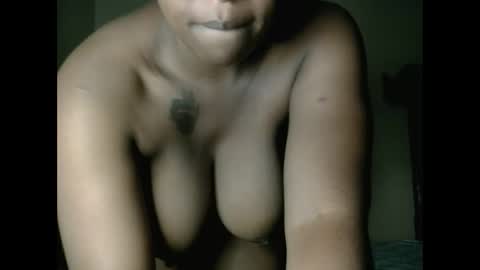 Snapshot of fatassfreak254 chatting on 11/09/25, 07:17 Winnie online show from 11/09/25, 07:17