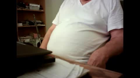 Snapshot of fatbellyitalian chatting on 09/19/25, 11:44 fatbellyitalian online show from 09/19/25, 11:44