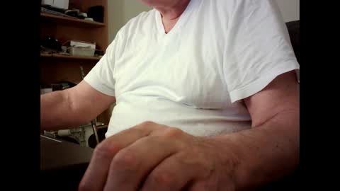 Snapshot of fatbellyitalian chatting on 09/21/25, 11:34 fatbellyitalian online show from 09/21/25, 11:34