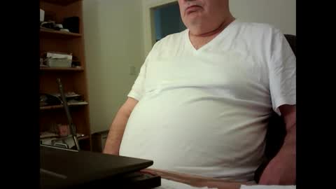 Snapshot of fatbellyitalian chatting on 10/02/25, 11:50 fatbellyitalian online show from 10/02/25, 11:50