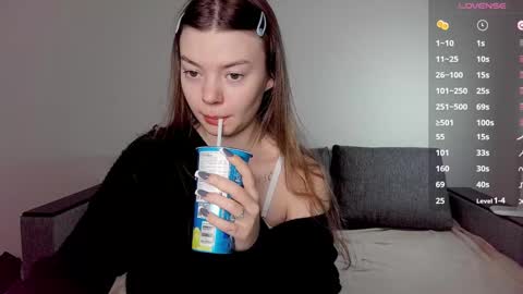  Lora  online show from 01/30/25, 12:48