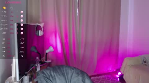  Lora  online show from 10/23/25, 01:10