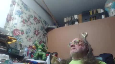 Fred. online show from 05/18/26, 04:40