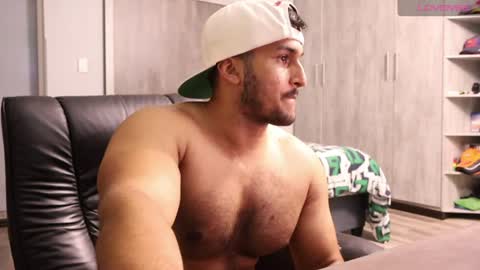 fatherfly001 online show from 06/17/26, 12:35