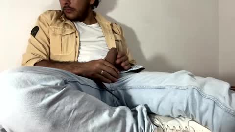 Snapshot of favid95 chatting on 12/03/24, 02:03 favid95 online show from 12/03/24, 02:03