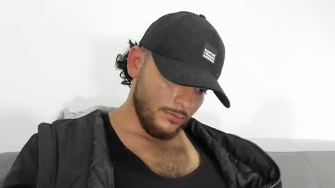 Snapshot of favid95 chatting on 02/06/25, 02:55 favid95 online show from 02/06/25, 02:55