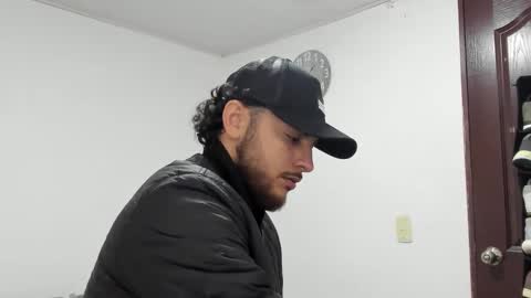 Snapshot of favid95 chatting on 02/18/25, 12:04 favid95 online show from 02/18/25, 12:04
