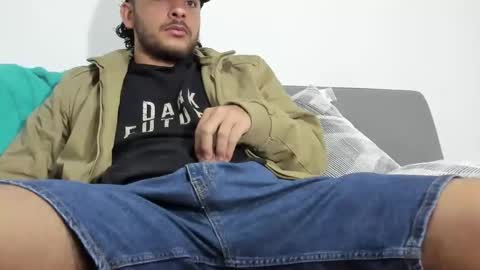 Snapshot of favid95 chatting on 03/12/25, 04:30 favid95 online show from 03/12/25, 04:30