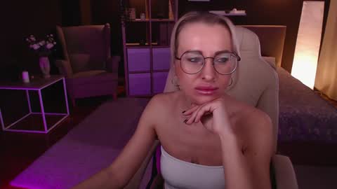Fay online show from 12/02/24, 12:29