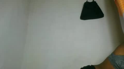 fayence09 online show from 10/28/25, 01:03