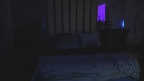 Luna and Leoh online show from 07/24/26, 01:58