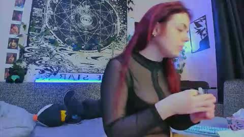 Snapshot of fearlessdiva_x chatting on 11/25/25, 02:33 Diva online show from 11/25/25, 02:33