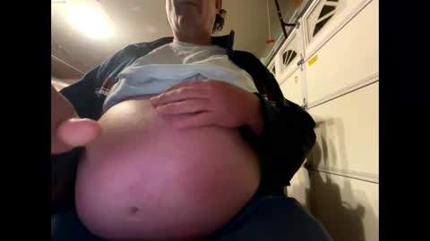 Snapshot of feedmyhugebelly chatting on 05/27/26, 02:41 feedmyhugebelly online show from 05/27/26, 02:41
