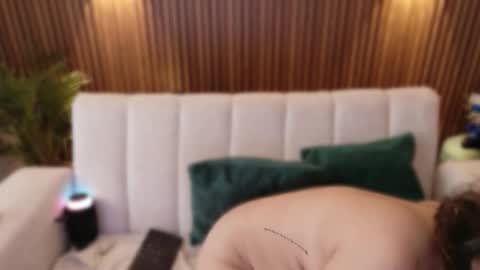 Snapshot of feelina_firesoul chatting on 11/26/25, 05:25 Feelena online show from 11/26/25, 05:25