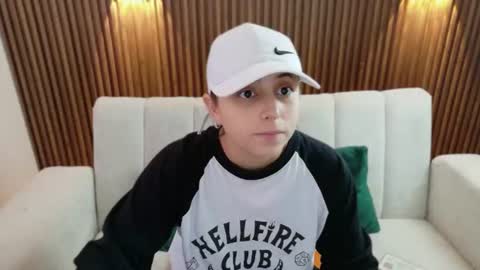 Feelena online show from 07/19/26, 06:00