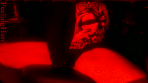 Snapshot of feelinghardup chatting on 01/19/25, 01:43 FeelingHardUp online show from 01/19/25, 01:43