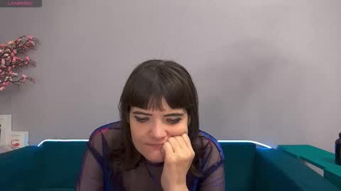 Snapshot of feelsgoodwoman chatting on 10/01/25, 08:31 Laura online show from 10/01/25, 08:31